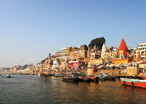 Blick über den Ganges in Varanasi