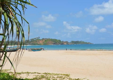 Der traumhaft schöne Sandstrand lädt zu Strandspaziergängen ein