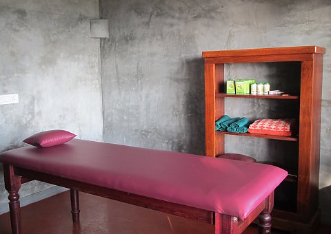 Wohltuende, traditionelle Ayurveda Behandlungen erwarten Sie im Cliff View Ayurveda Retreat