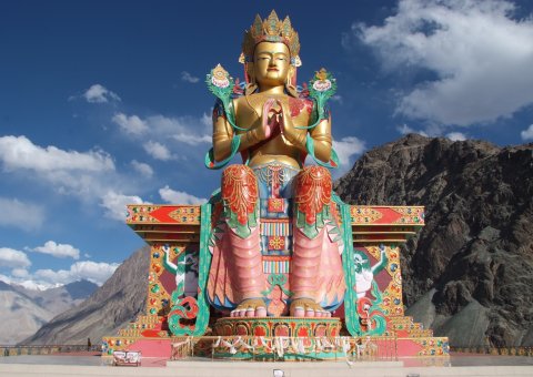 Der Nubra Diskit Buddha in Ladakh