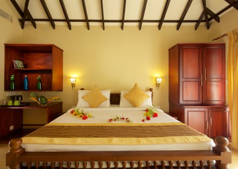 Das Poovar Island besitzt insgesamt 10 hochwertige Ayurveda-Cottage, die Ihnen viel Wohnkomfort mit modernen Bädern bieten