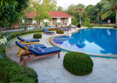 Das Poovar island hat einen eigenen Pool für die Gäaste