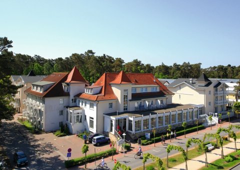 Vom Strandhotel Baabe aus sind Sie in wenigen Minuten am Strand, oder auch im Ortskern.
