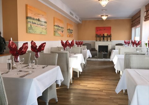 Im Strandhotel Baabe wird Ihnen eine reichhaltige Halbpension geboten, auf Wunsch auch vegetarisch.