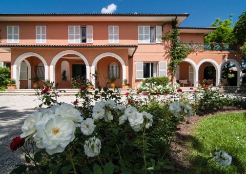 Herzlich Willkommen in der schönen Villa Garulli in Italien!