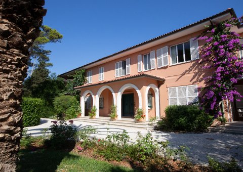 Genießen Sie die Ruhe in der Villa Garulli