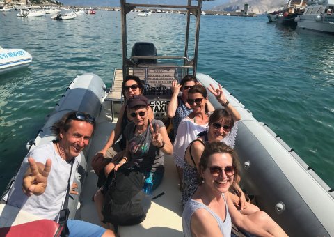 Entspannen Sie bei einer gemeinsamen Bootstour in Kroatien