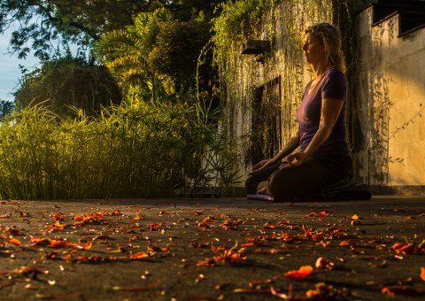 Bringen Sie Ihren Körper und Geist mit einer Meditaion in Einklang