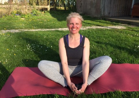 Yogawalking mit NEUE WEGE Kursleiterin Katja Schwarz