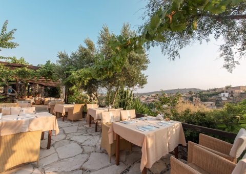 Von der Terasse der Cyprus Villages  haben Sie einen wundervollen Blick 