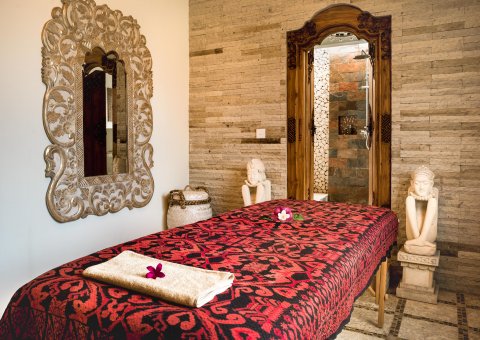 Genießen Sie eine wohltuende Massage von den ausgebildeten Therapeuten des Hotels Sun Suko