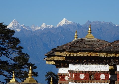 Nehmen Sie die Energie dieses Anblicks bei den Chorten am Dochu La Pass in sich auf