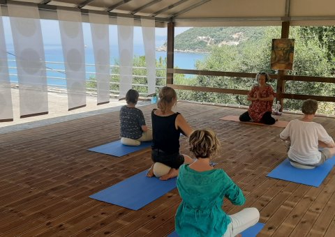 Wohltuende Yogaeinheiten erwarten Sie.