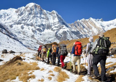 Atemberaubende Aussichten beim Wandern durch Nepal