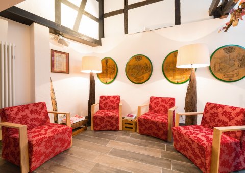 Entspannen in der gemütlichen Sitzgruppe im Hotel Halfenstube