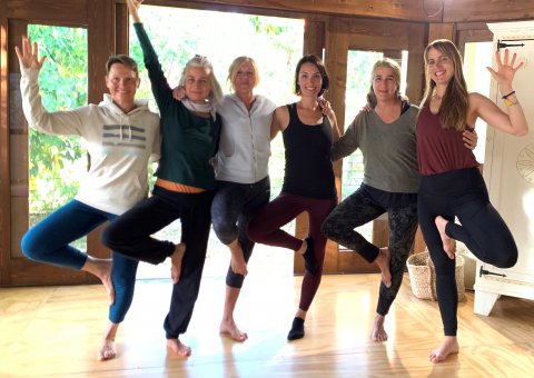 Strahlende Gesichter beim Yoga-Üben