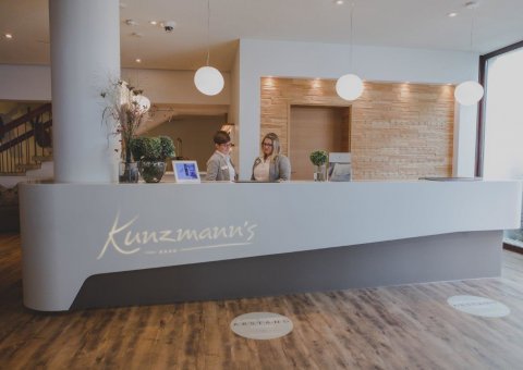 Willkommen im Kunzmann's Hotel in Bad Booklet