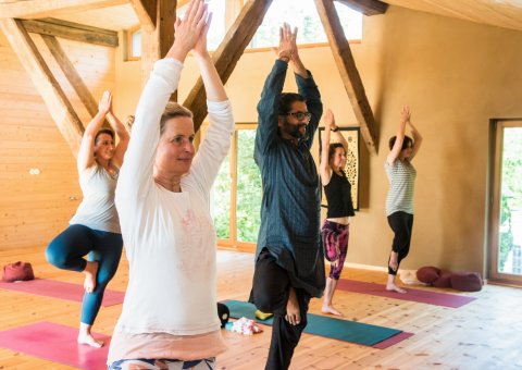 Freude und inneres Gleichgewicht beim Yoga üben