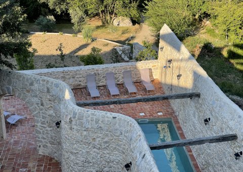 Entspannen können Sie am gemütlichen Pool