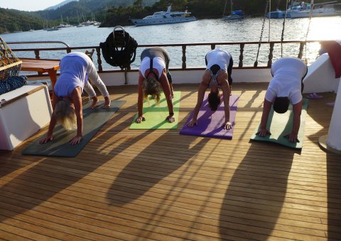Yoga mit Blick auf das Meer