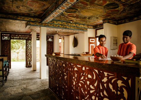 Das Ayurveda Team empfängt Sie herzlich an der Rezeption