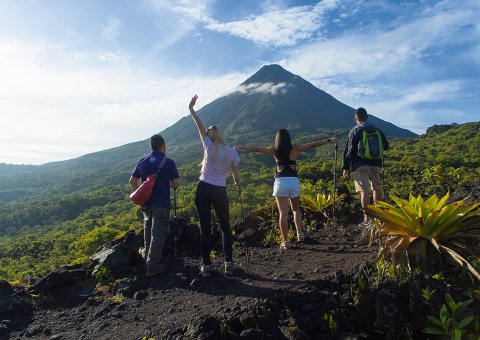 Der Nationalpark Arenal bietet Dir eine kleine Auswahl an gekennzeichneten Wanderwegen