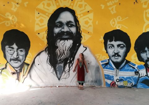 Ashram mit dem Beatles als Wandbilder
