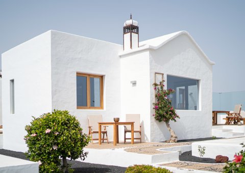 Das Studio La Hondura erstrahlt im typischen weiß der Architektur Lanzarotes
