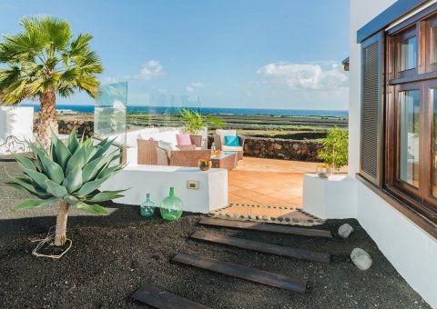 Entspannen Sie auf der Terrasse vor dem Seminarraum