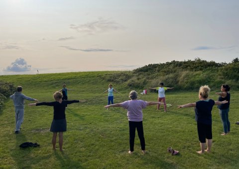 Wohltuende Yoga-Einheiten in der Natur