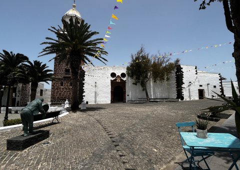 Besuchen Sie unbedingt die alte Inselhauptstadt Teguise