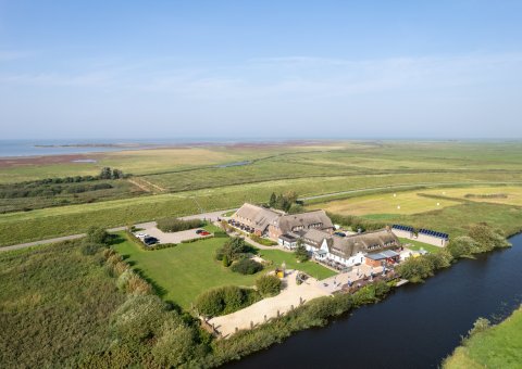 Das Nordsee-Hotel Arlau-Schleuse liegt inmitten des Nationalparks Wattenmeer