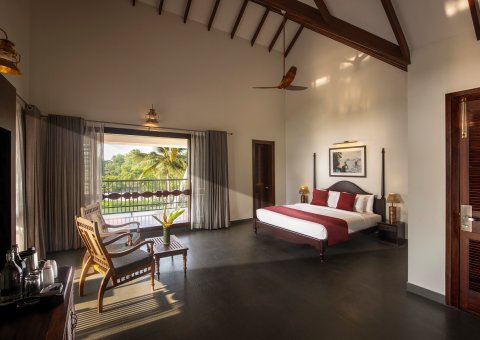 Das großzügige Zimmer Idha im traditionellen Kerala Stil