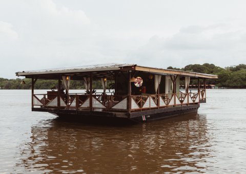 Sitzen Sie über der Tortuguero Lagune