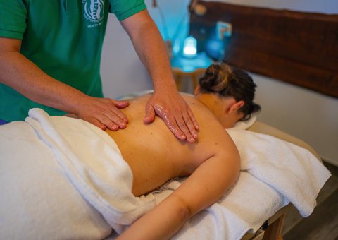 Entspannen Sie bei einer wohltuenden Massage im Hotel Galanias