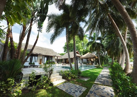 Entspanne unter Palmen in den Beachfront Private Zimmern