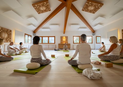 Gemeinsam meditieren im Steinweiden Retreat Center