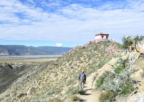 Genießen Sie die Panorama-Wanderung auf den Berg Hepori
