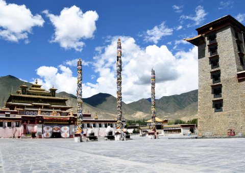 Lassen Sie sich beeindrucken vom Mandala-Kloster Samye