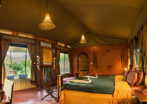 Die Zelte im Isoitok Camp bieten Ihnen einen gemütlichen Rückzugsort