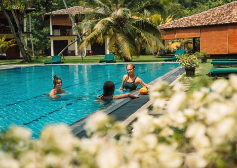 Abkühlung im Pool