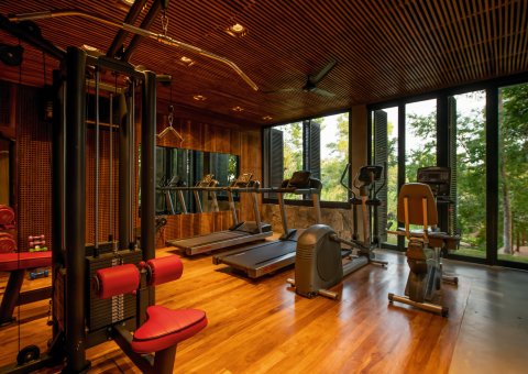 Der gut ausgestattete Fitnessraum
