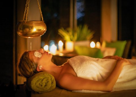 Genießen Sie die ayurvedische Behandlungen