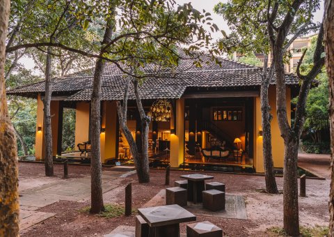 Das Ayurveda Resort ist integriert in eine üppige Pflanzenwelt