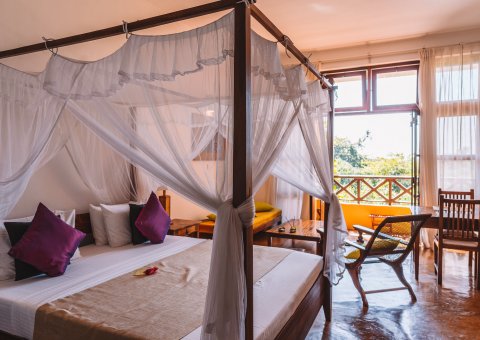 Die Zimmer sind mit vielen Naturmaterialien ausgestattet