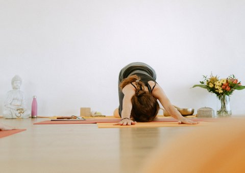Yoga-Unterricht unter der Anleitung unserer erfahrenen Kursleitung