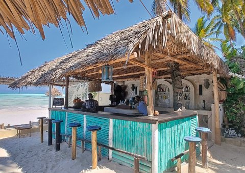 Gönnen Sie sich eine kleine Abkühlung an der Bar