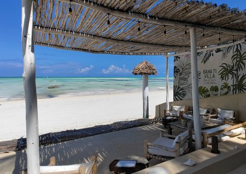 Kommen Sie zur Ruhe mit Wellenrauschen im Hintergrund