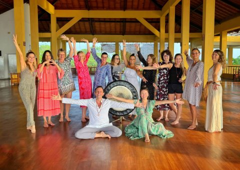Yoga Gruppe mit Stefan Sekulla im Barberyn Waves Resort