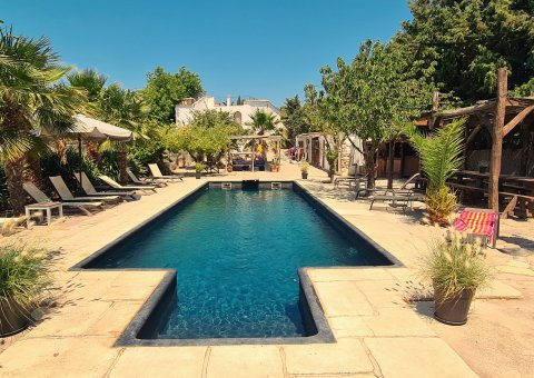 Abkühlung im Pool des Alaya Retreats